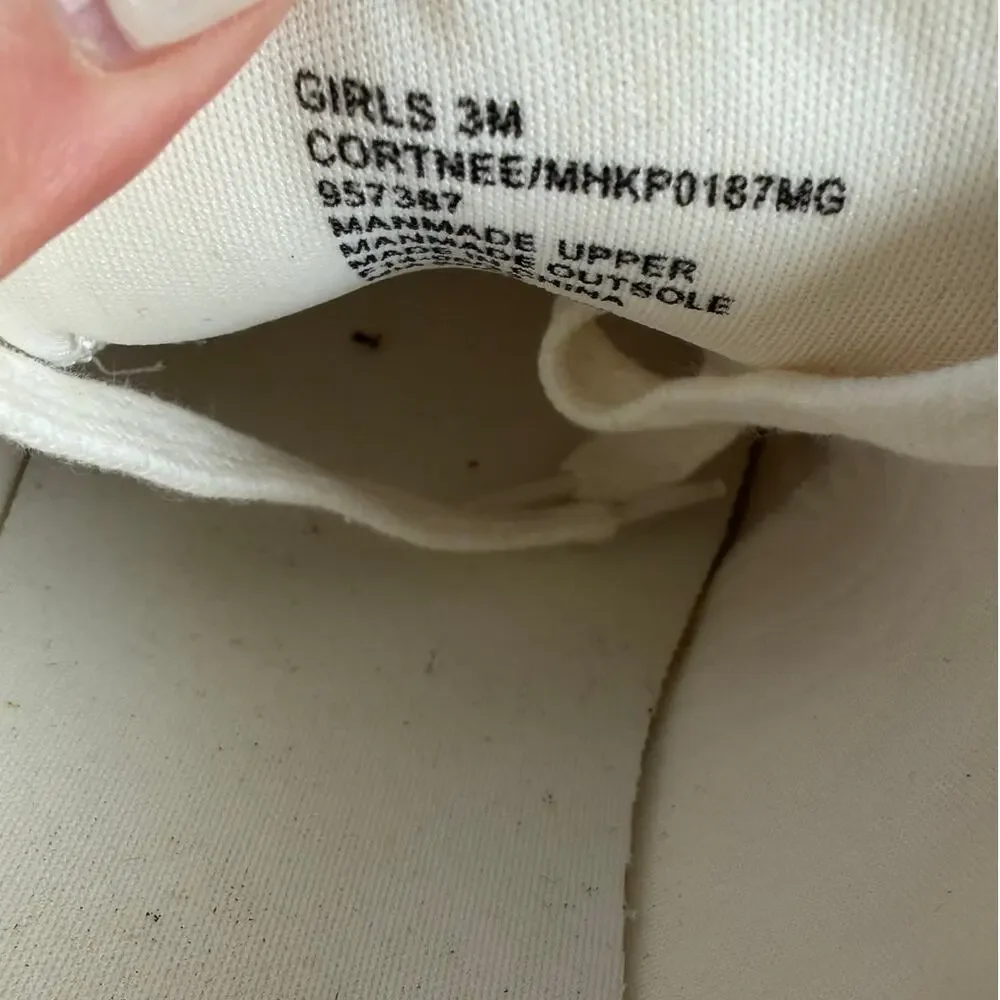 Mia‎ Girl's Courtnee sneakers size 3
